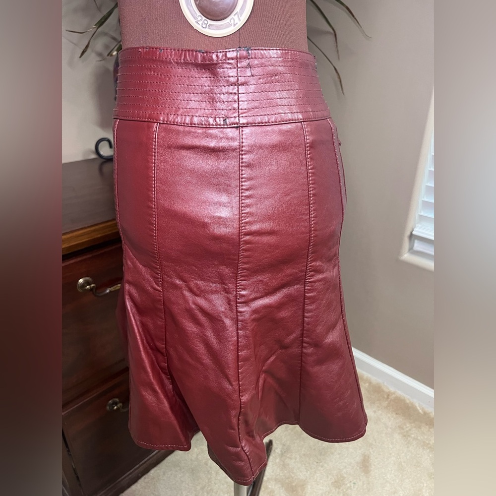 HD in Paris - Anthropologie - Distressed Vegan Leather Skirt - Size 04